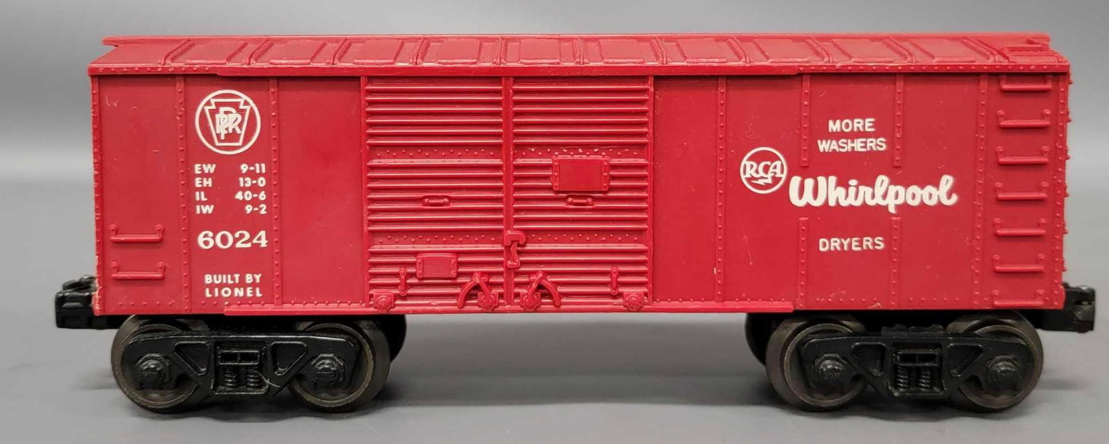 Lionel postwar O 6024-60 Whirlpool box car: Lionel postwar O 6024 Whirlpool box car, shows light run time and is C8.