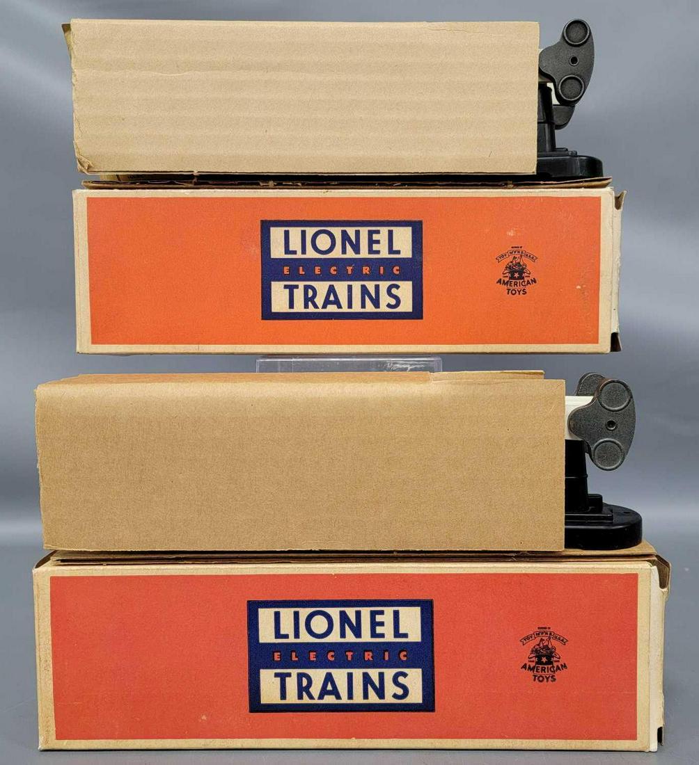 Two Lionel postwar O 252 automatic crossing gates in (1 of 9)