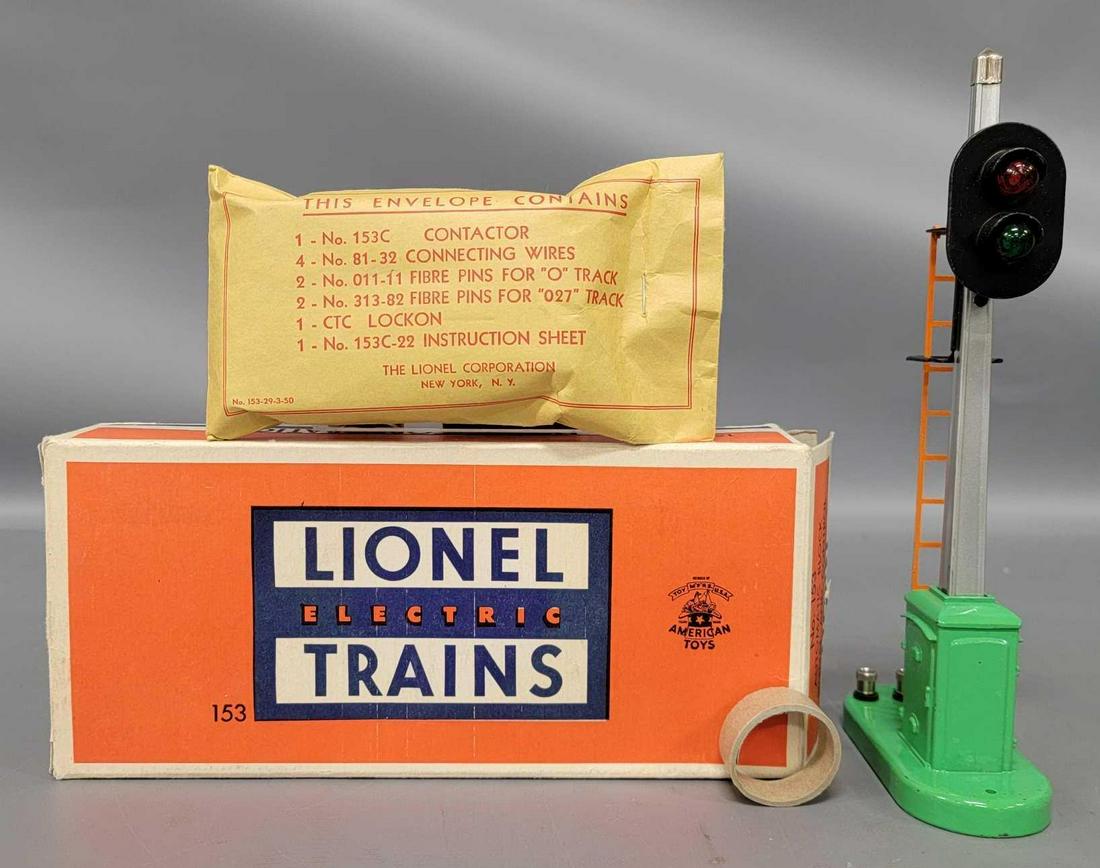 Mint Lionel postwar O 153 block signal in original box (1 of 9)