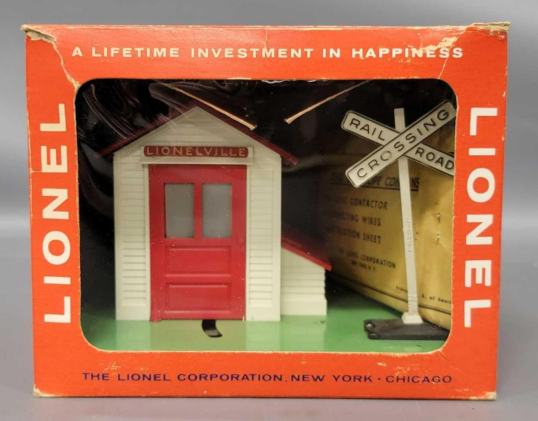 Lionel postwar O 145 automatic gateman in original (1 of 11)