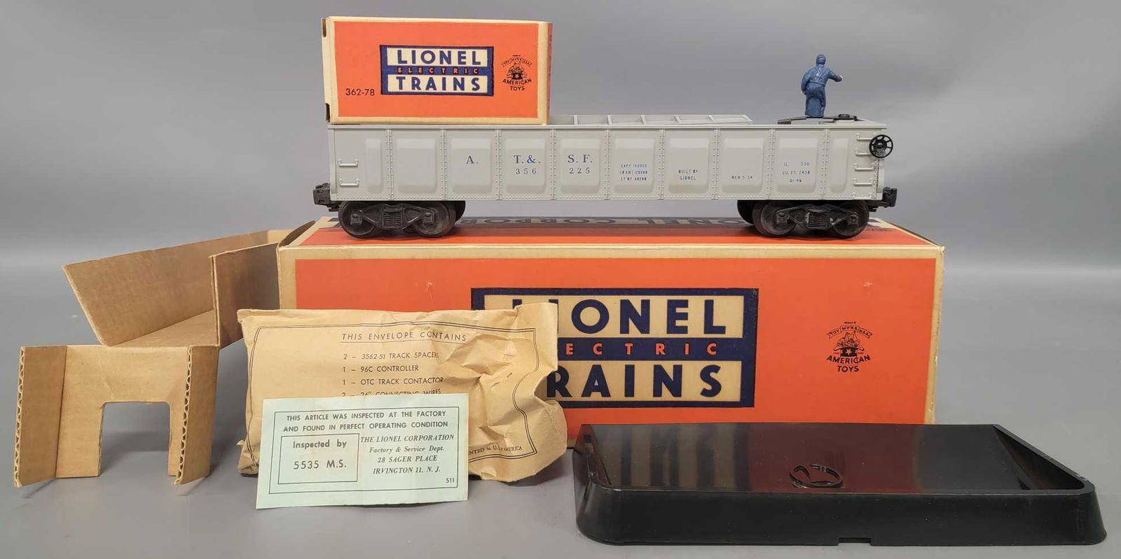 Near mint Lionel postwar O 3562-25 GRAY operating (1 of 8)