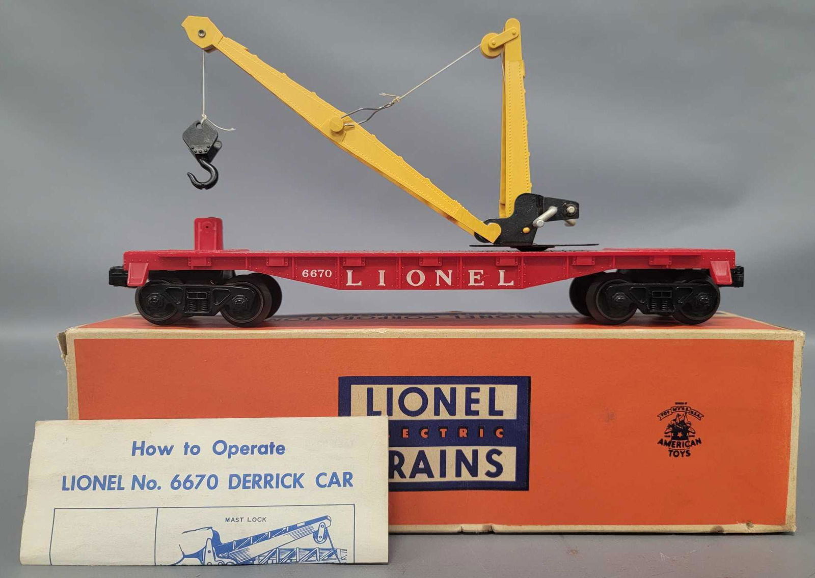 Lionel postwar O 6670 boom crane car in original box (1 of 8)