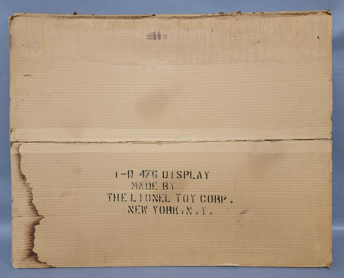 Lionel postwar D-476 dealer display in original box (1 of 5)