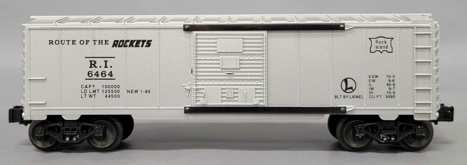 Lionel modern era O 19258 Rock Island box car prototype (1 of 6)