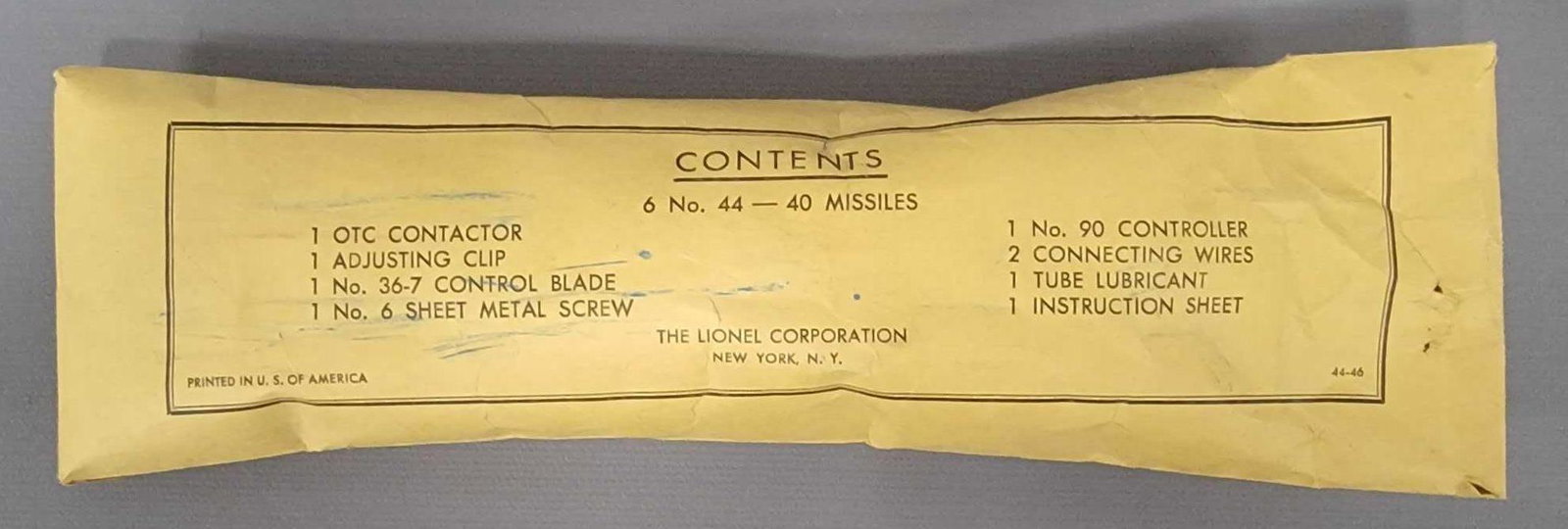 Lionel postwar complete 44-46 packet: Lionel postwar complete 44-46 packet for the 44 or 45 mobile missile launcher. Parts are in excellent to ln condition in a nice looking envelope with wear as seen in the photos.