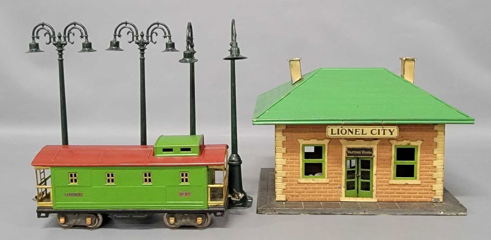 Group of repainted Lionel prewar accessories (1 of 10)
