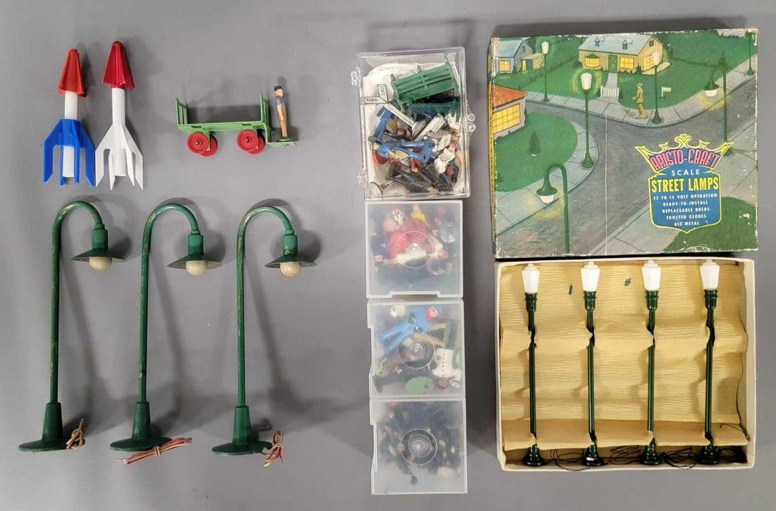 Fantastic group of American Flyer S figures and small (1 of 9)