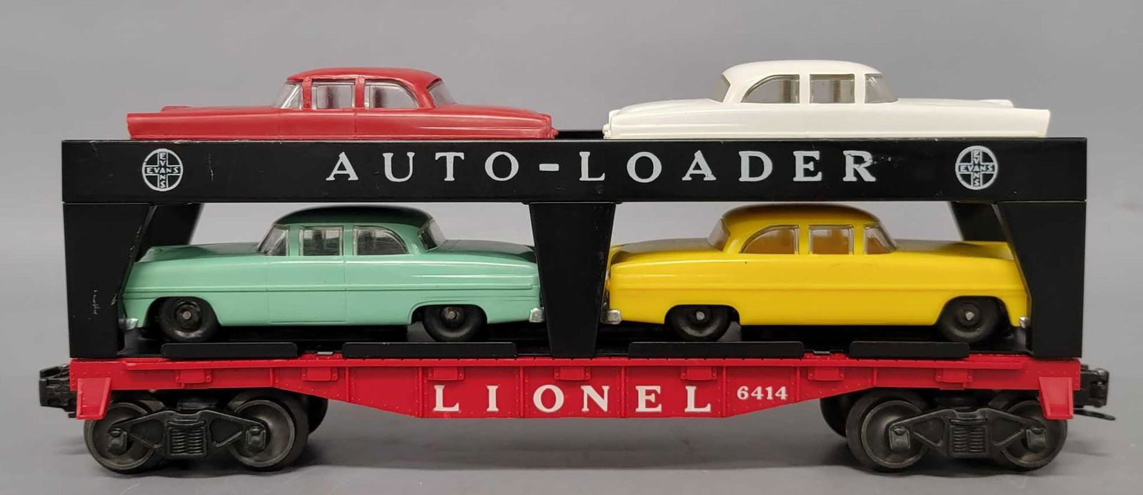 Lionel postwar O 6414 auto loader with premium autos (1 of 7)