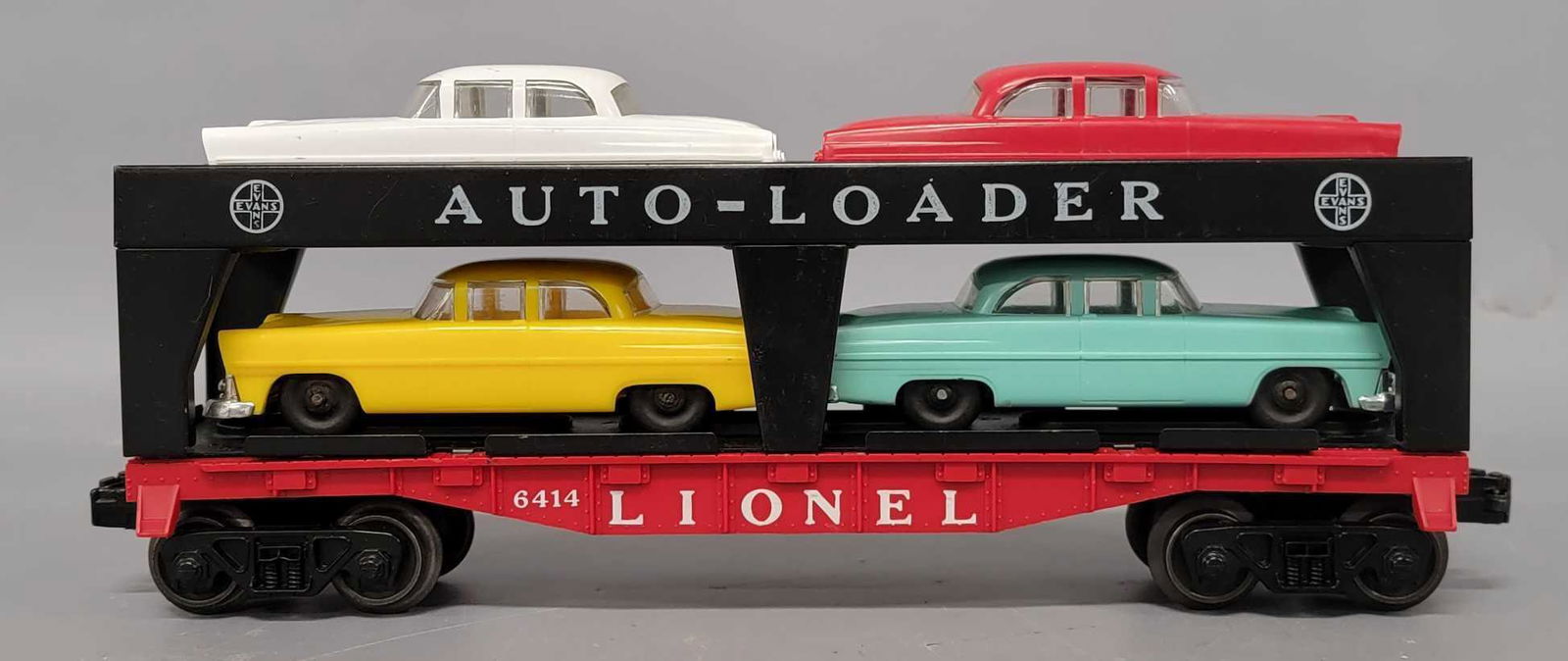 Lionel postwar O 6414 auto loader with premium autos (1 of 7)