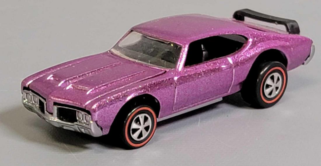 Hot Wheels RLC Pink Olds 442 Chrome car repaint: Hot Wheels RLC Pink Olds 442 Chrome car repaint. Awesome, bright spectraflame over chrome, very clean with no issues.