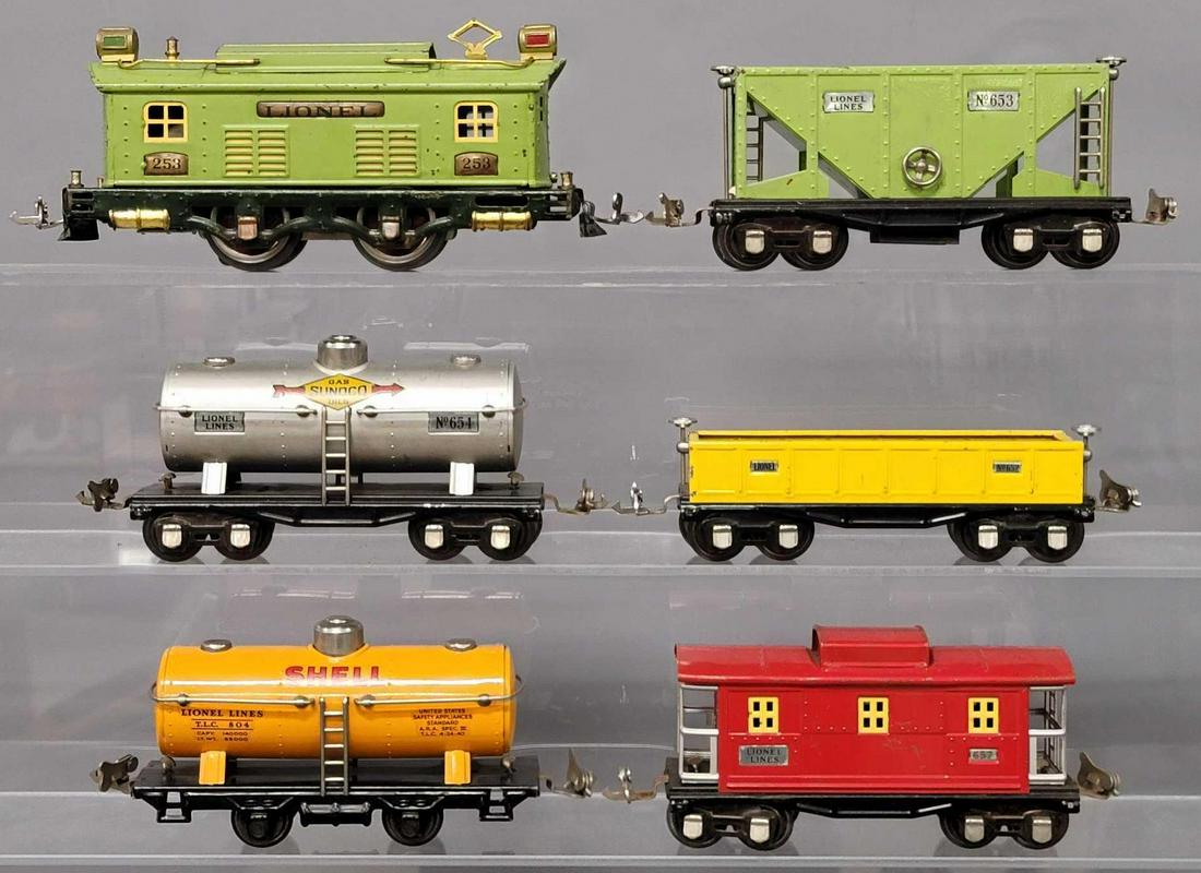 Lionel prewar O gauge electric freight set (1 of 6)
