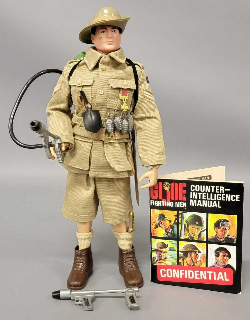 Vintage Hasbro GI Joe Australian Jungle fighter: Vintage Hasbro GI Joe Australian Jungle fighter, has excellent head with dark brown hair, patent pending USA on rear, body is excellent with only splits on the right thigh and left shoulder, has one b