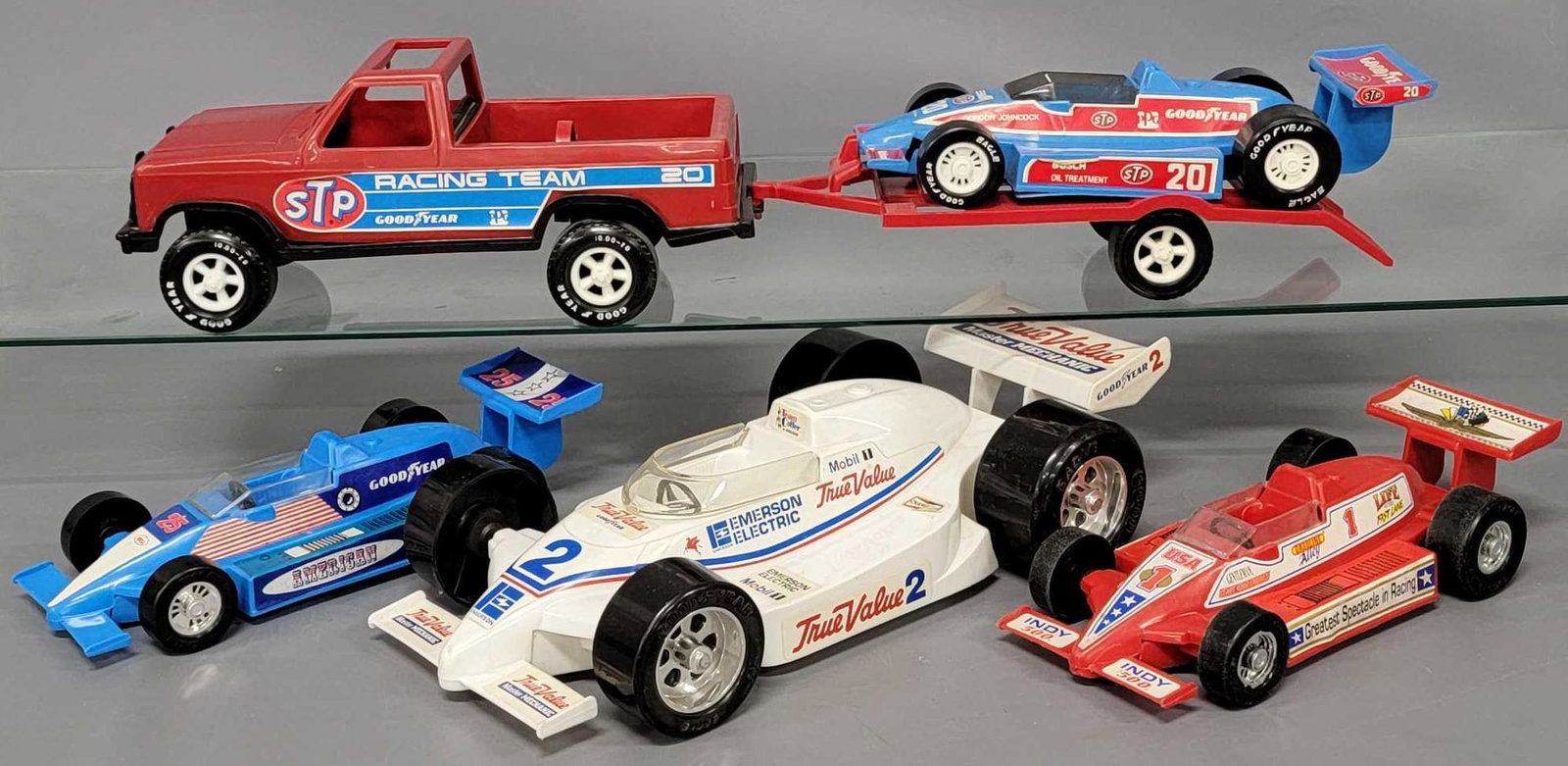 Gay Toys and other plastic Indy cars: Gay Toys and IGA made in Mexico plastic Indy cars. The STP set is made by Gay Toys, the rest are marked iga in a circle Hecha En Mexico, good to excellent condition overall.
