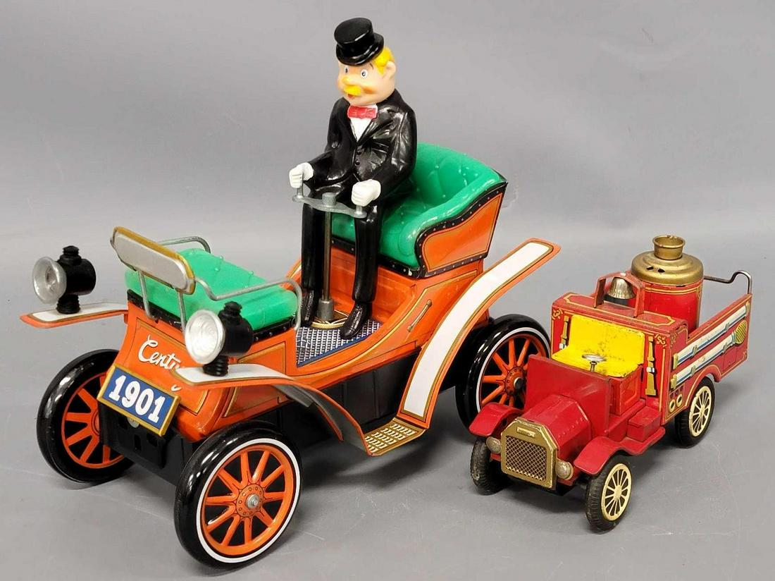Two made in Japan tin cars including shaking car and fire truck (1 of 9)