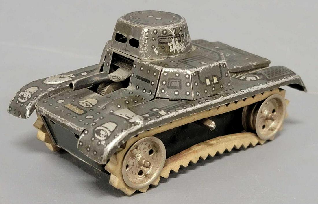 Technofix German US Zone tin lithograph windup tank (1 of 7)