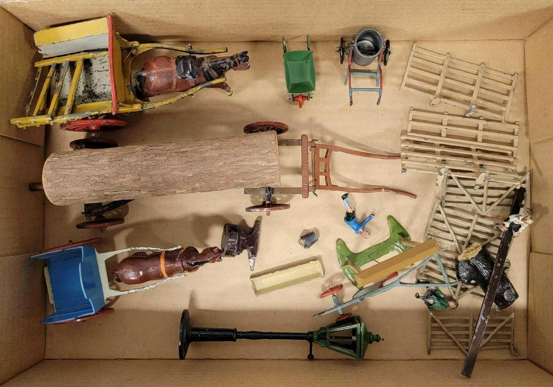 Flat of mixed Britains lead figures,  carts and accessories (1 of 3)