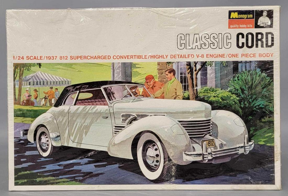 Three vintage 1/24 scale model kits unbuilt in original boxes (1 of 5)