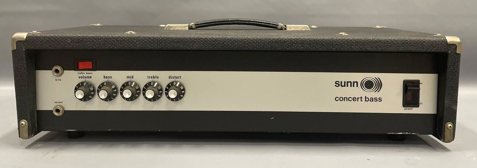 Vintage SS Sunn Concert Bass amp head (1 of 11)