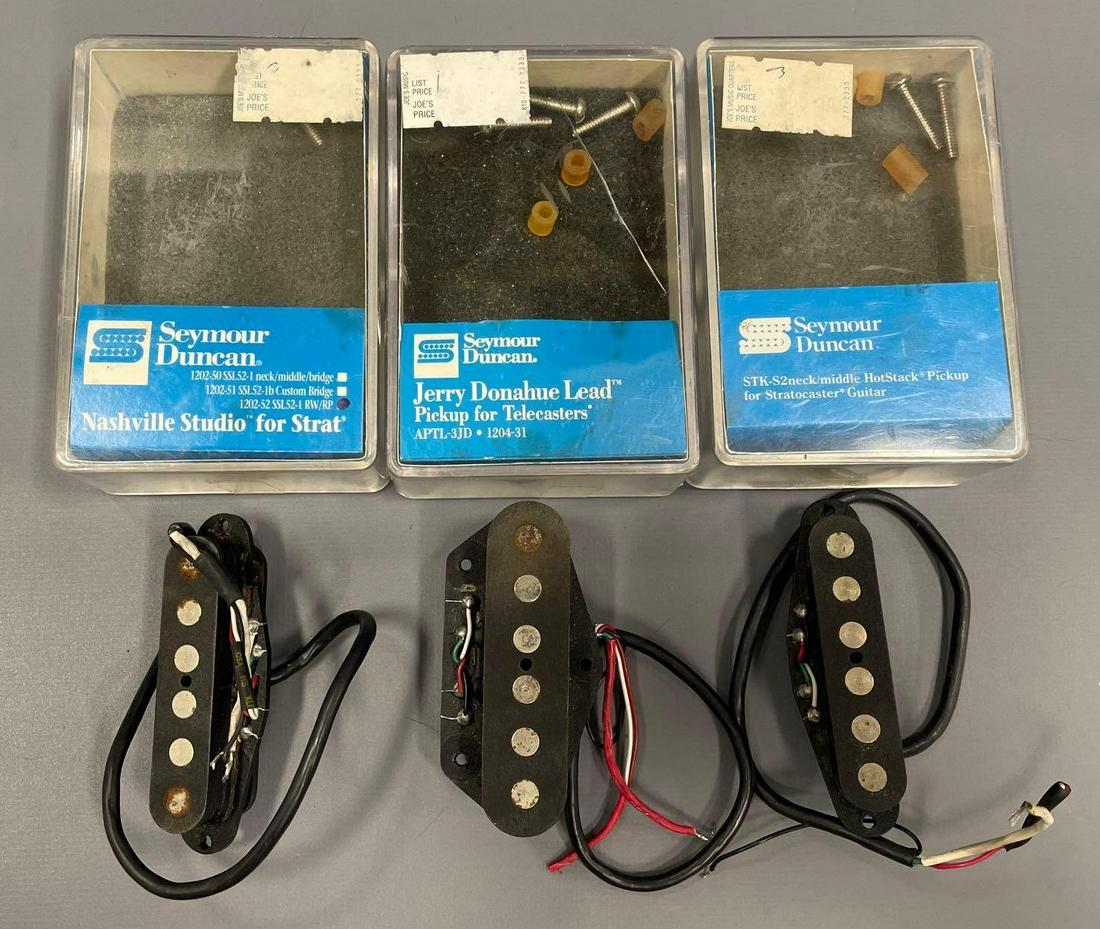 Three vintage Seymour Duncan pickups in original cases (1 of 7)