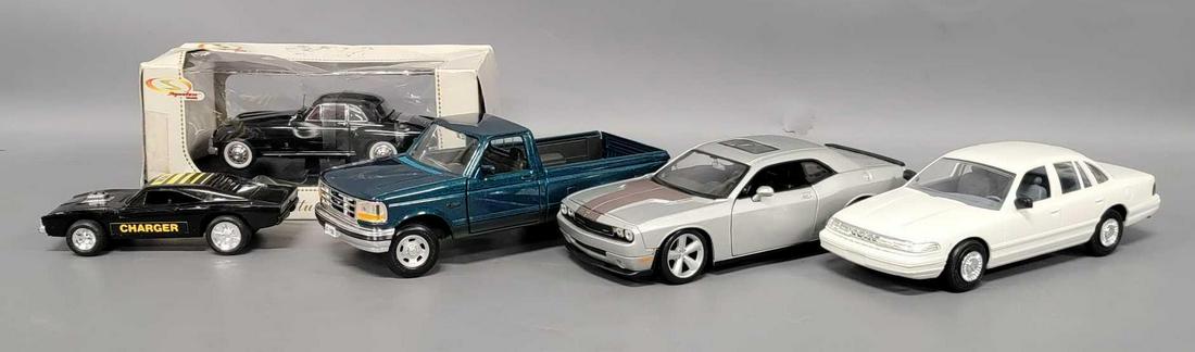 Five mixed scale diecast cars (1 of 6)