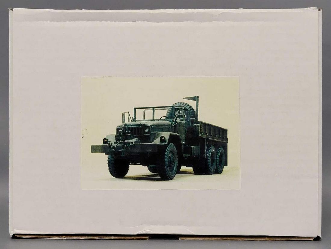 The Tank Workshop 1/35 scale 0094 M123C 10 ton tractor resin model kit in original box: The Tank Workshop 1/35 scale 0094 M123C 10 ton tractor resin model kit in original box, kit appears complete with instructions, box is excellent.
