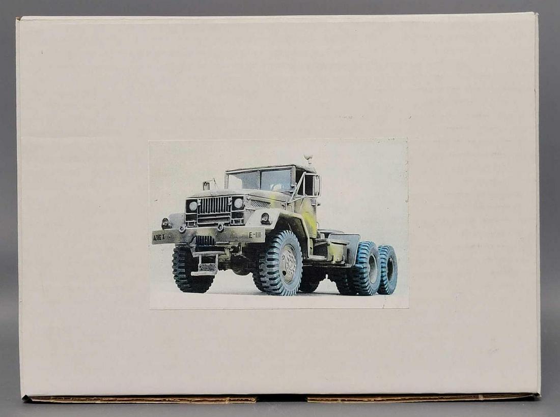 The Tank Workshop 1/35 scale 0095 M125 Heavy Cargo Prime Mover resin model kit in original box: The Tank Workshop 1/35 scale 0095 M125 Heavy Cargo Prime Mover resin model kit in original box, kit appears complete with instructions, box is excellent.