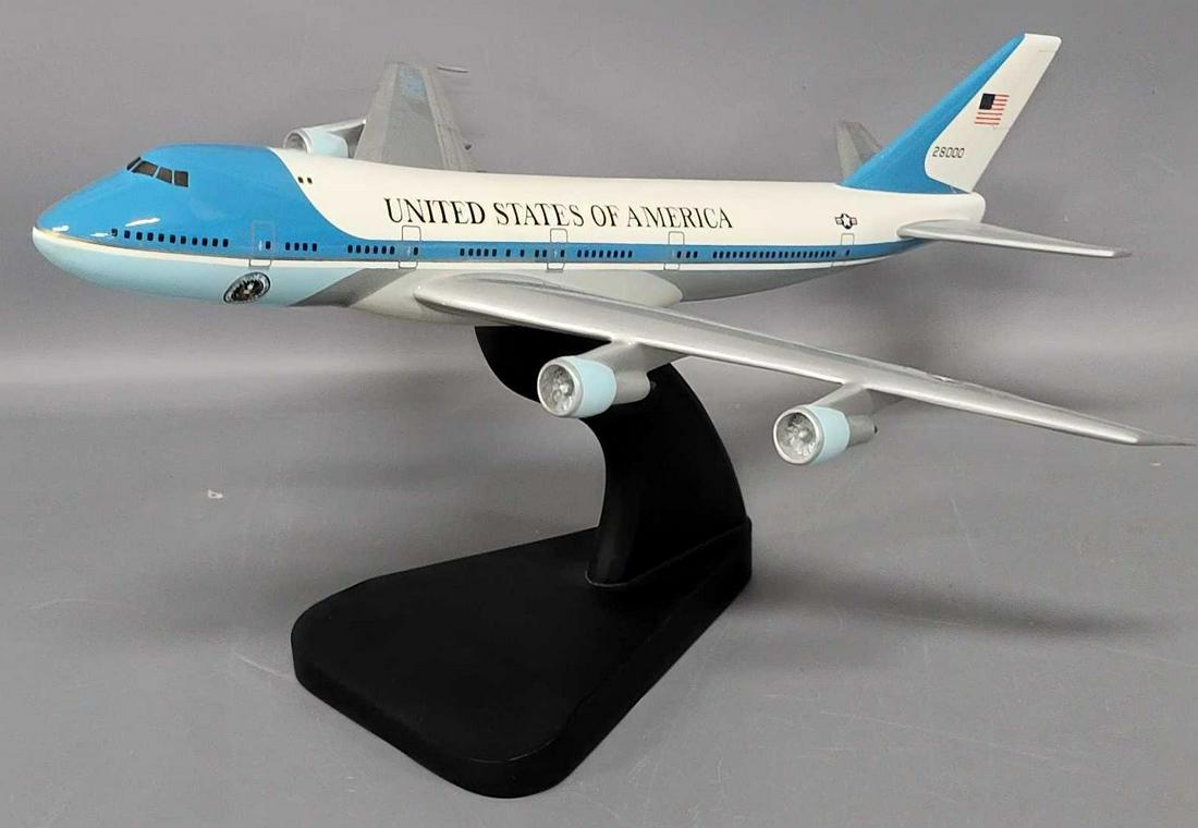 Large Desk Airplane Air Force One B-747 VC25A presidential plane wood model (1 of 6)