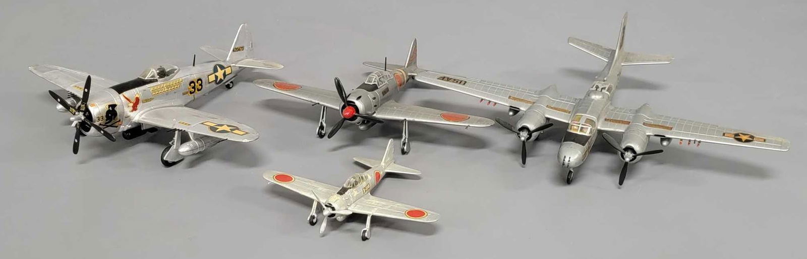 Four vintage built up WWII model airplanes (1 of 2)