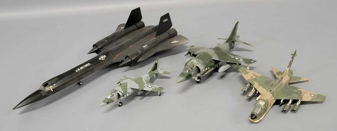 Four mixed scale built up US military jet models (1 of 2)