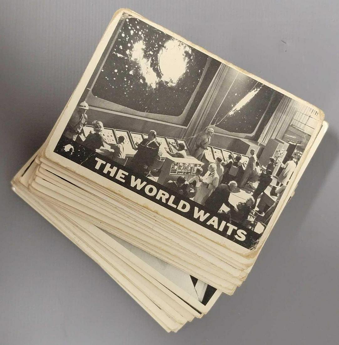 1966 Topps Lost in Space trading card set (1 of 5)