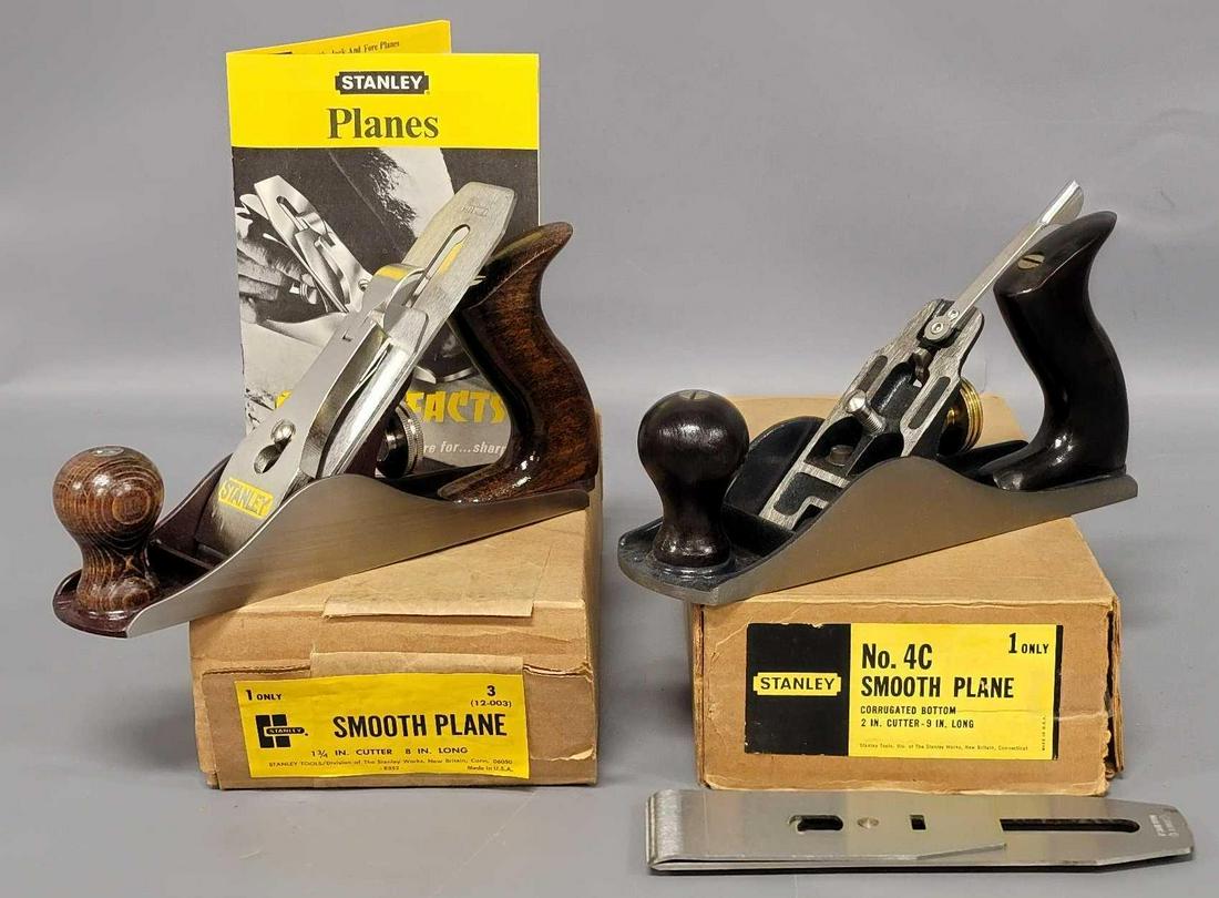 Two vintage Stanley wood planes in original boxes (1 of 3)