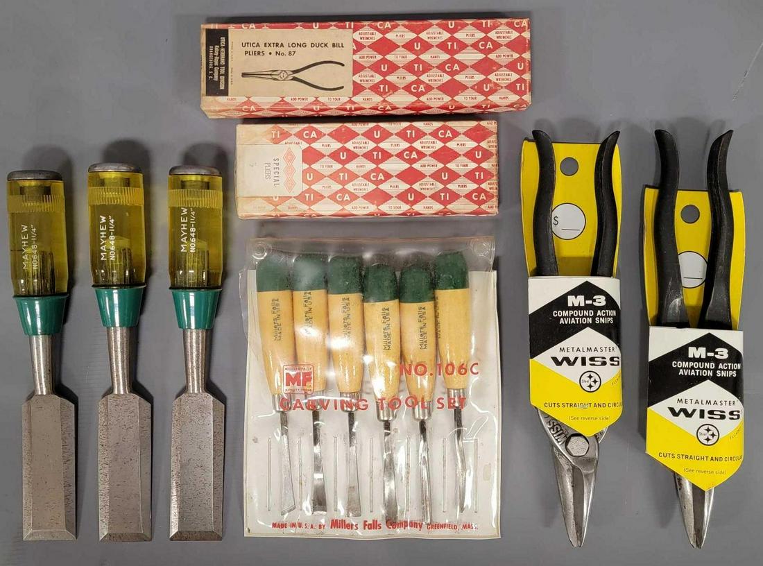 Eight mixed tools including snips and wood chisels (1 of 5)