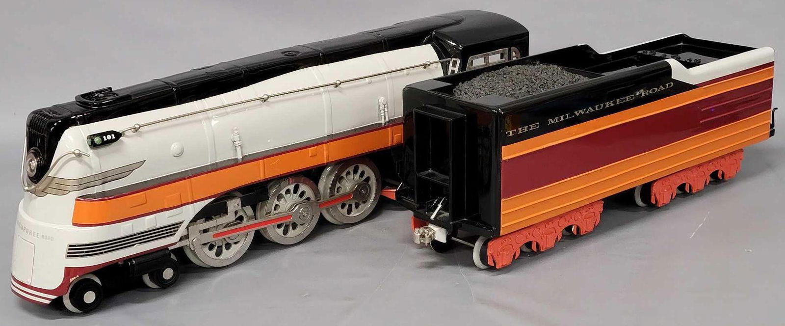 Retro 1-2-3 1/18 scale Hiawatha Steam Locomotive and tender in original box (1 of 19)