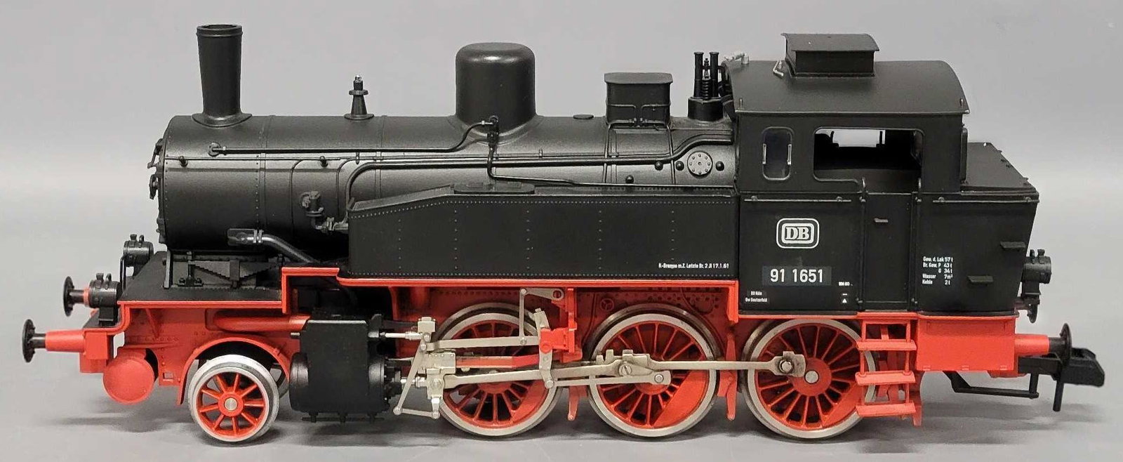 Marklin Gauge 1 Locomotive DB 91 1651 2-6-0: Marklin Gauge 1 Locomotive DB 91 1651 2-6-0, in very good condition, C7 with average run time, no missing or broken parts, a very few tiny areas of high edge wear, very clean piece.