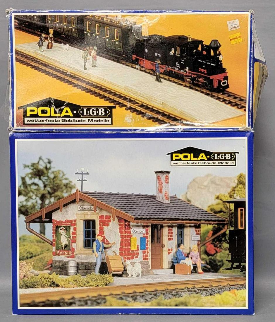 Two Pola LGB G Gauge building accessory kits in original boxes: Two Pola LGB G Gauge building accessory kits in original boxes, includes 980 Oberndorf station and 909 Station platform kit, both look complete, 980 box is excellent, 909 box is rough and has multiple