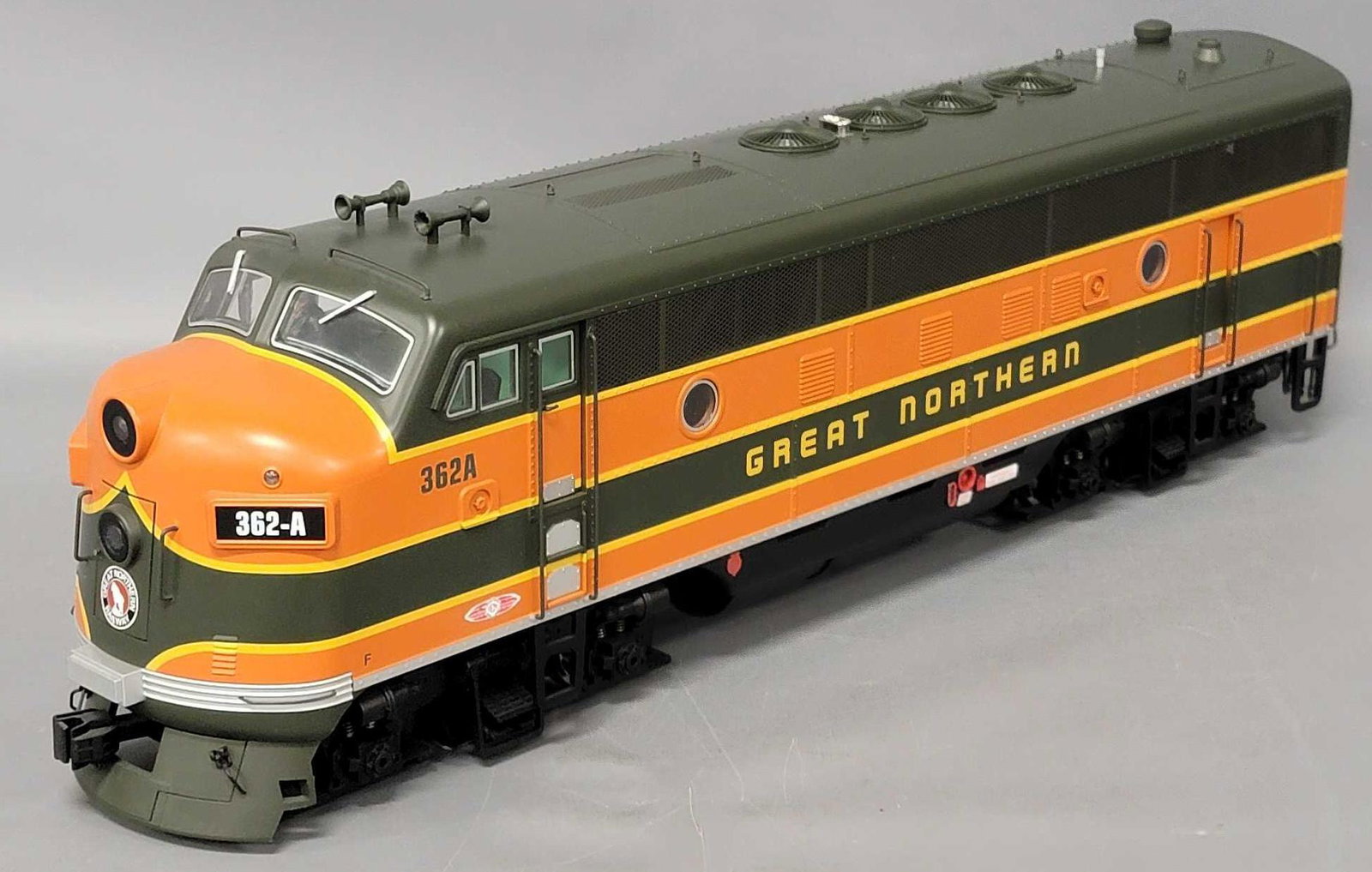 USA Trains G Gauge Great Northern F3-A Diesel locomotive: USA Trains G Gauge Great Northern F3-A Diesel locomotive, appears C7, very clean, appears to have been run very little if at all, part of one blade of one windshield wiper is missing, otherwise appear