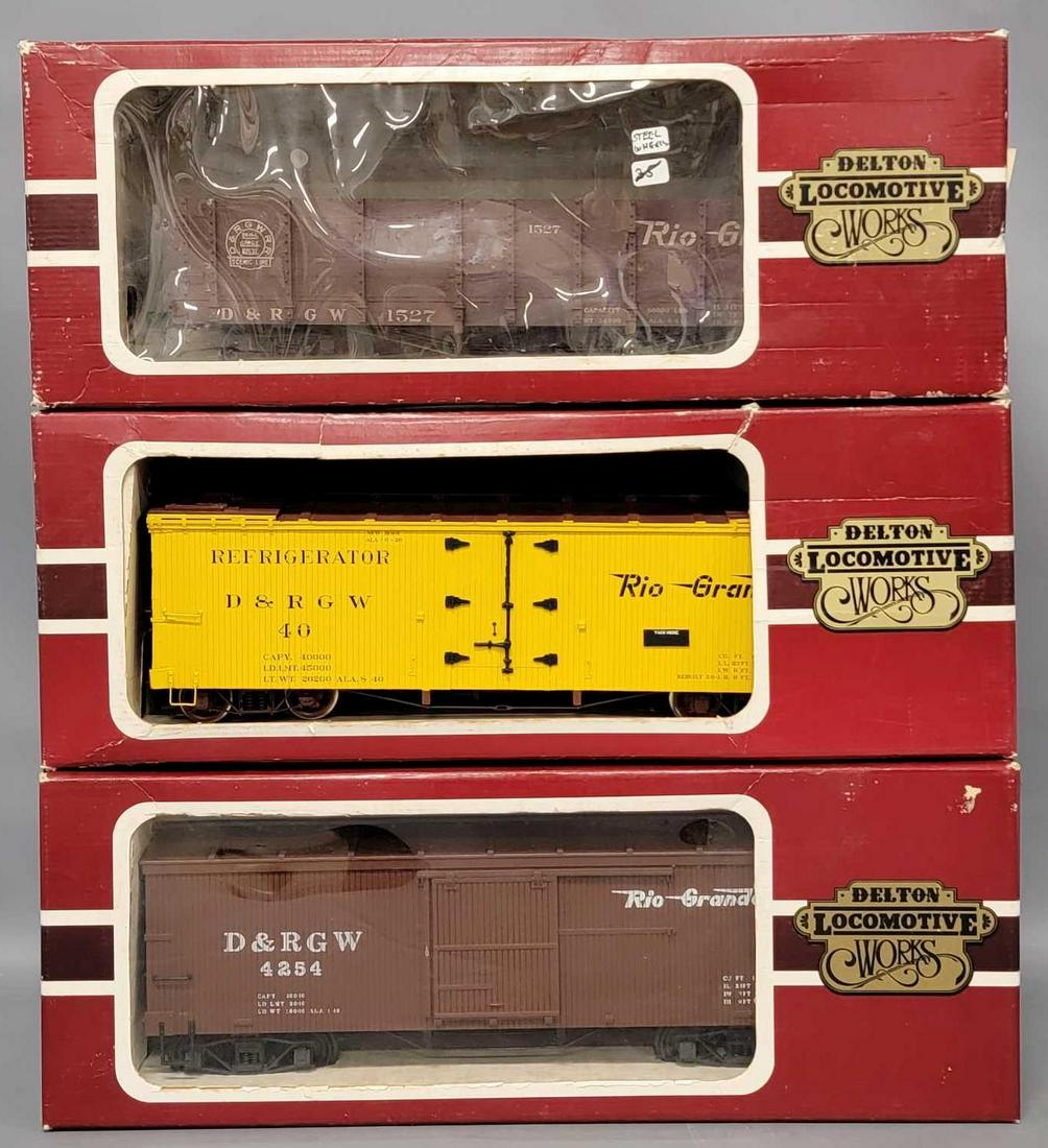 Three Delton Locomotive Works G Gauge freight cars: Three Delton Locomotive Works G Gauge freight cars, includes D&RGW refrigerated box car with metal trucks, a D&RGW wooden gondola that has been nicely weathered with metal trucks and a D&R