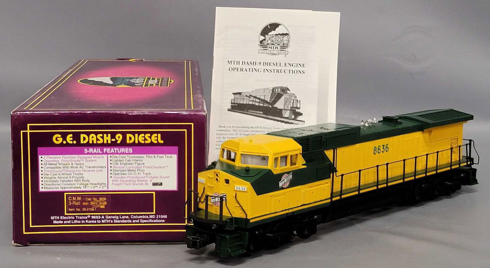 MTH O Gauge Chicago Northwestern GE Dash-9 Diesel 3-rail locomotive in original box (1 of 10)