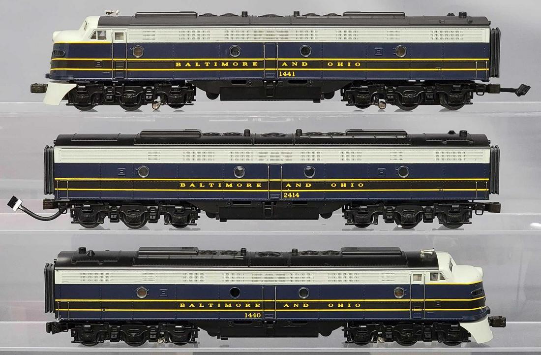 MTH O Gauge Baltimore & Ohio E8 ABA diesel locomotive set (1 of 6)
