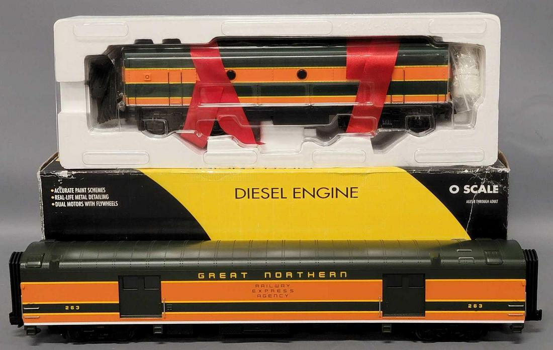 Two mixed brand O Gauge Great Northern train cars (1 of 10)