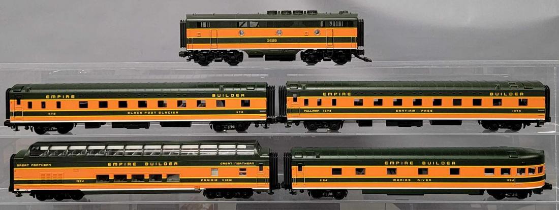 Five MTH O Gauge Great Northern passenger car assortment (1 of 6)