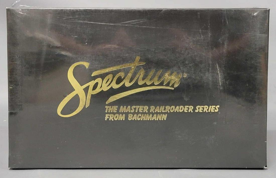 Bachmann Spectrum HO unlettered USRA Heavy Mountain 4-8-2 Steam Locomotive factory sealed (1 of 6)