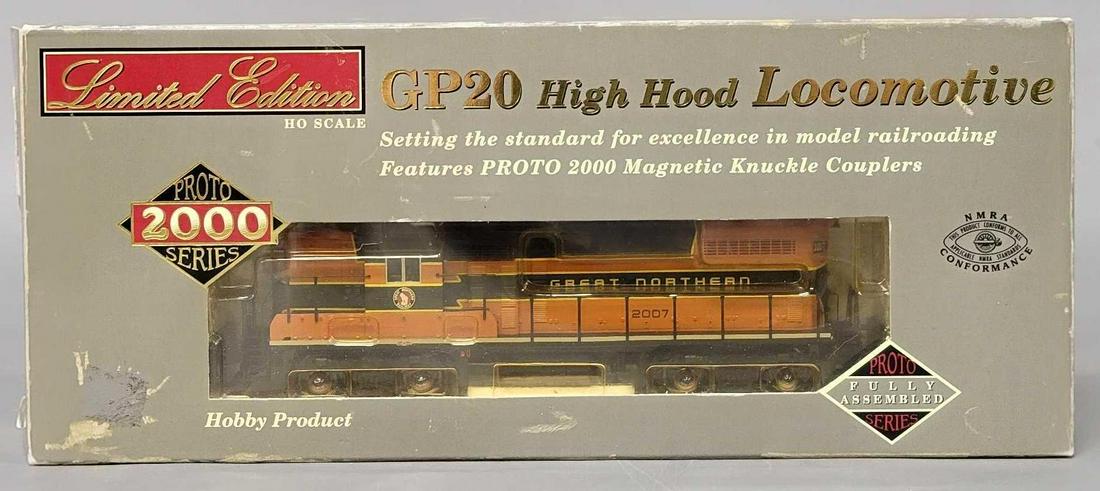 Proto 2000  HO LE 31907 Great Northern GP20 High Hood Locomotive in original box (1 of 9)