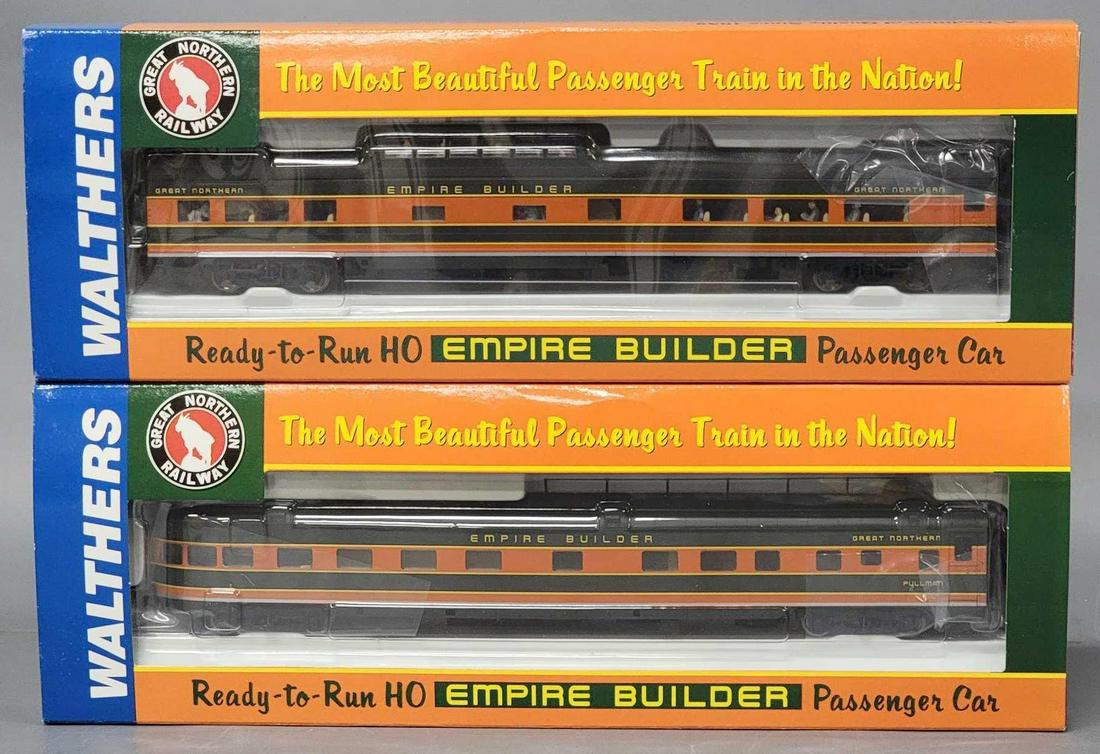 Two Walthers HO Great Northern Empire Builder passenger cars in original boxes: Two Walthers HO Great Northern Empire Builder passenger cars in original boxes, includes, 9038 P-S 6-4-1 Lounge Observation and 9039 Budd 48-seat Vista Dome Coach, both are excellent C7-8 lightly run