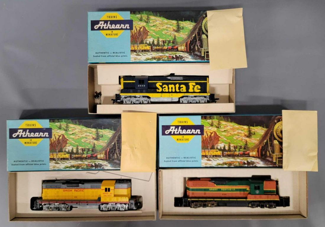 Three Athearn HO GP9 diesel locomotives in original boxes: Three Athearn HO GP9 diesel locomotives in original boxes, all three are excellent C8-9 unrun, all detail parts are here but need to be added to units, as is from the factory, they come in excellent o