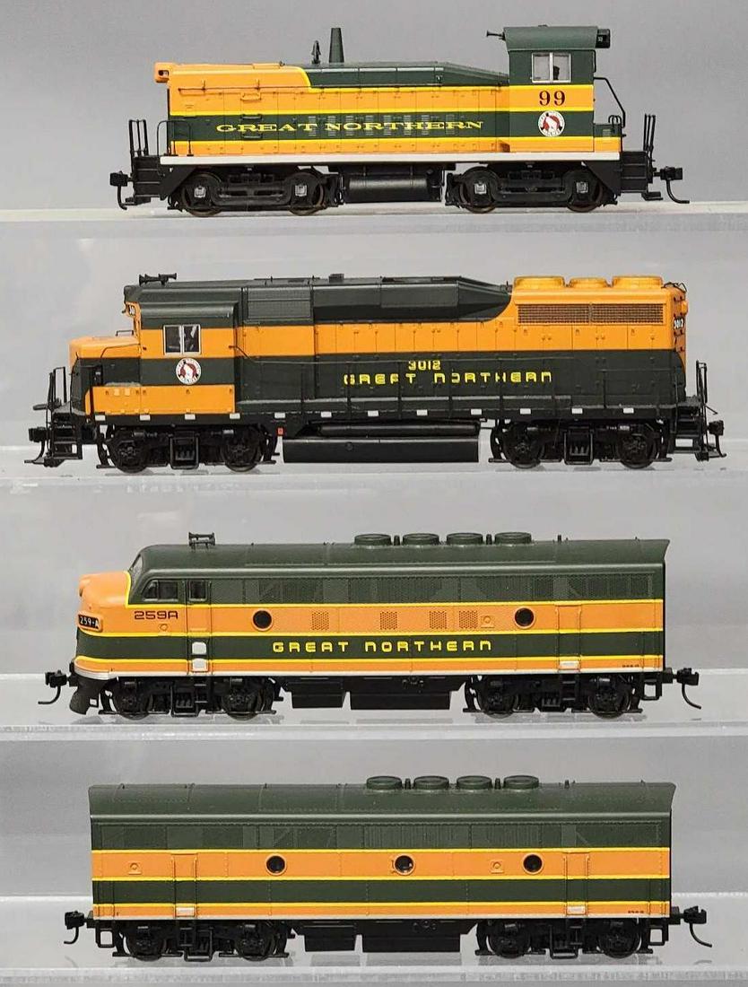 Four Life Like HO Great Northern diesel locomotives (1 of 6)