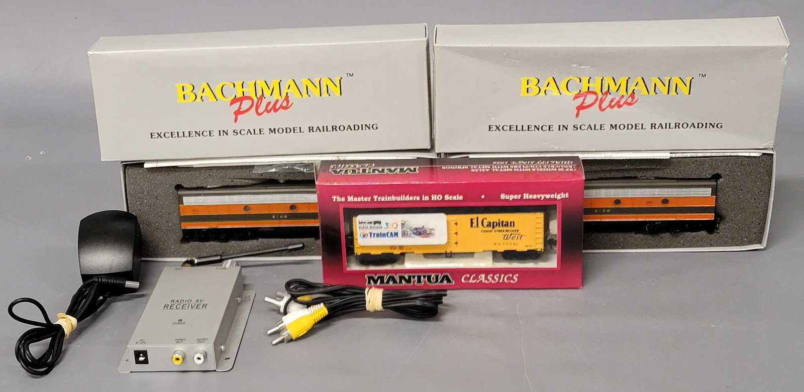 Two Bachmann Plus HO scale Great Northern EMD F7B units in original boxes: Two Bachmann Plus HO scale Great Northern EMD F7B units in original boxes, both appear excellent C6-7 with light run time if any and come in good original boxes, they have different stock numbers bein