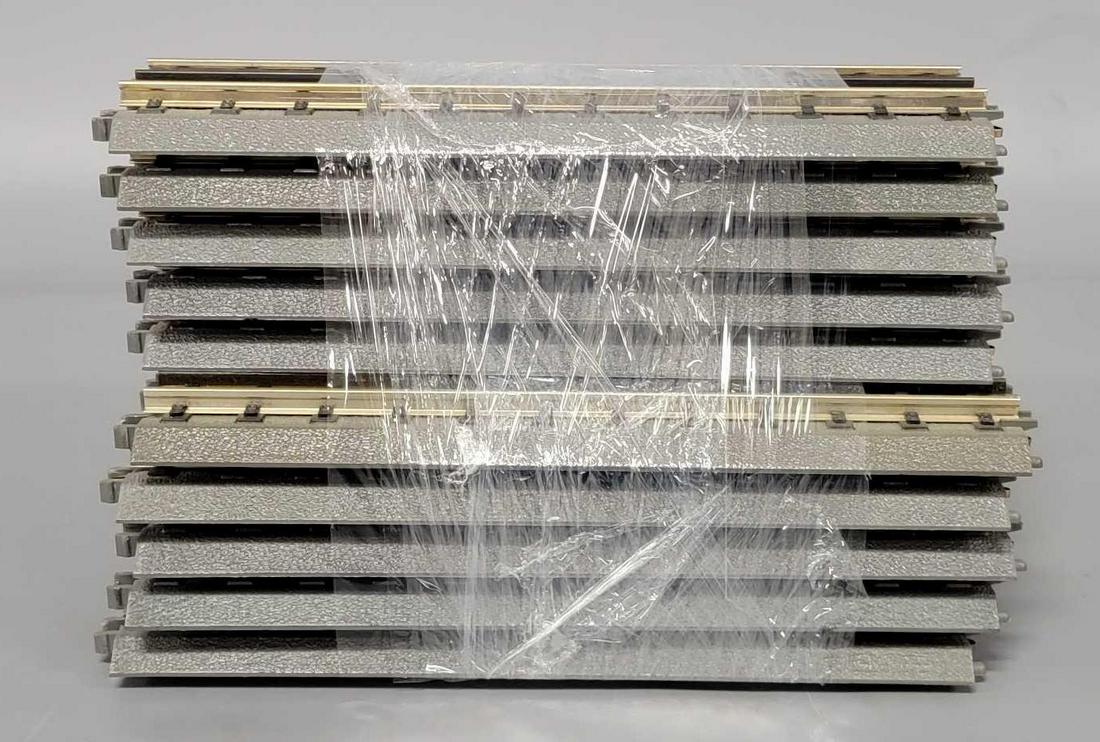 Fifteen MTH Realtrax O scale 10 inch straight track pieces (1 of 3)
