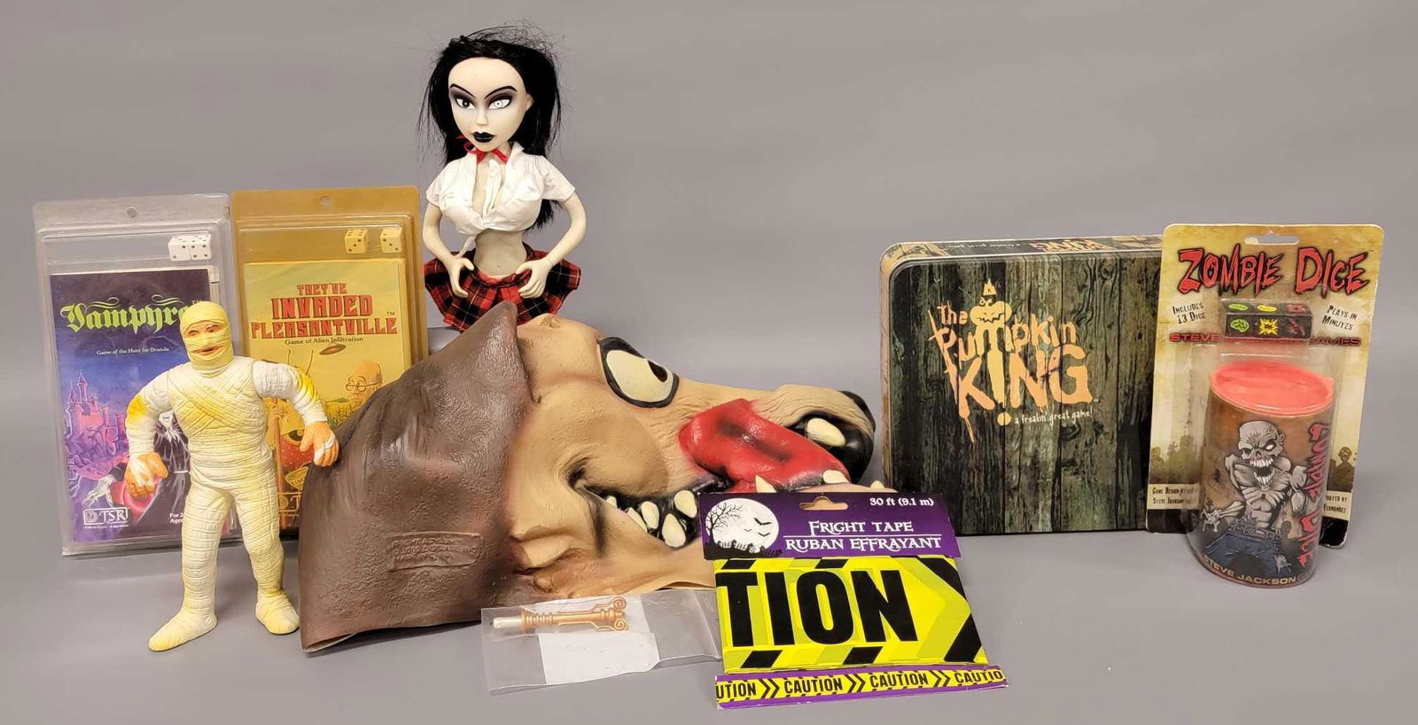 Collection of Halloween related figures and games (1 of 6)