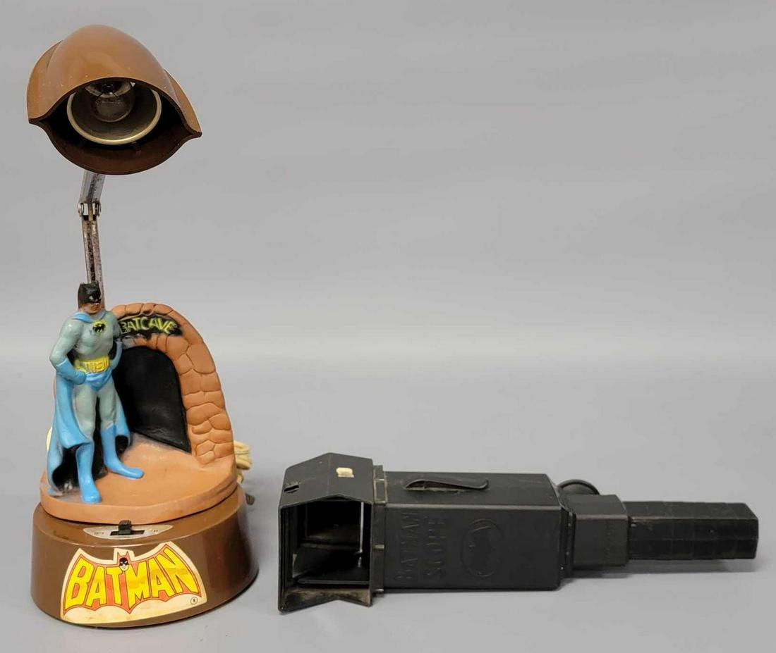 Two vintage Batman items including a periscope and a desk lamp (1 of 6)